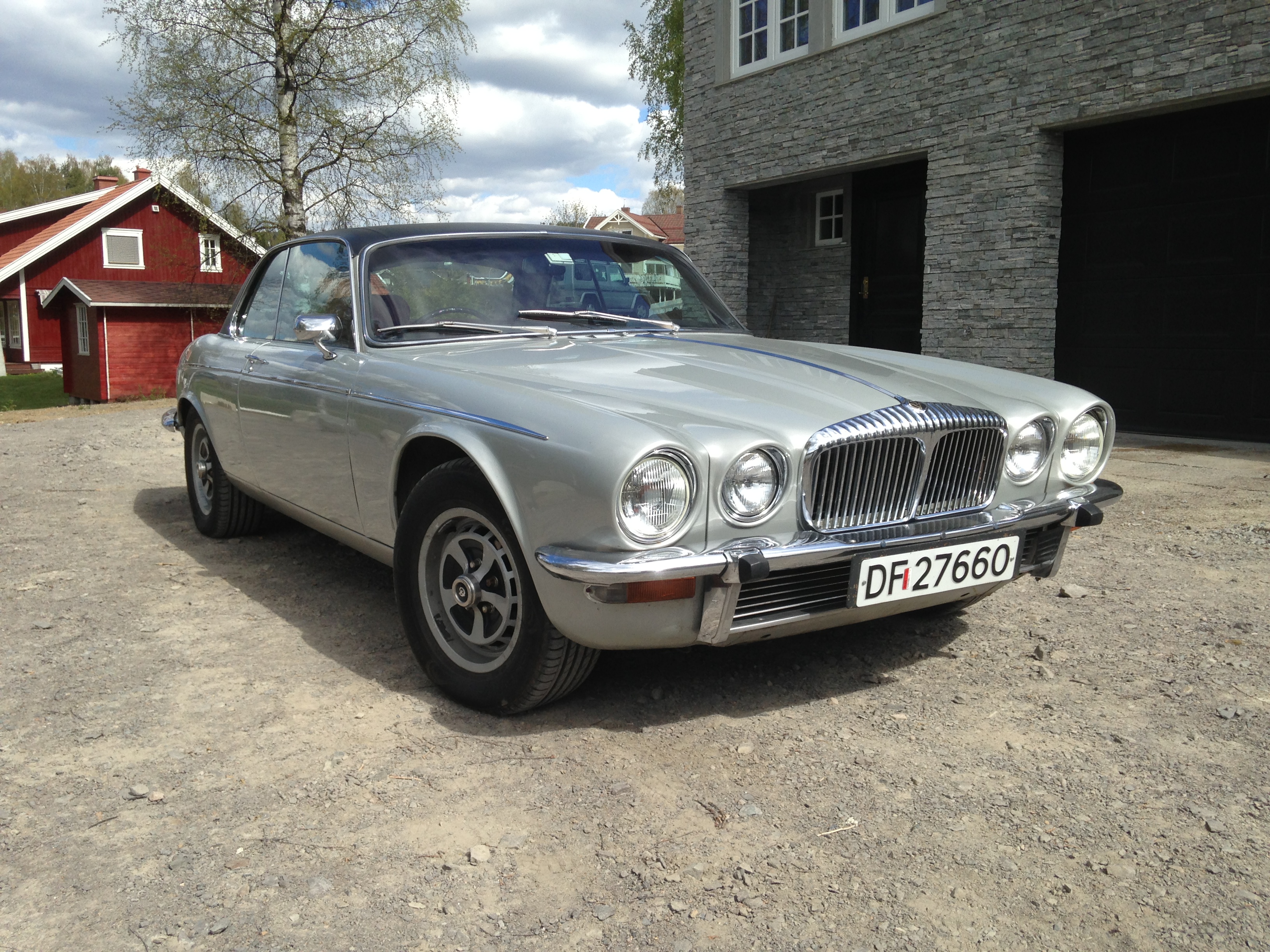 1975 Daimler Double-Six Two Door