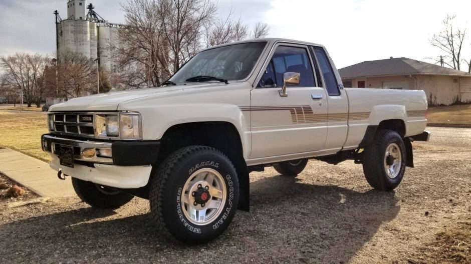 No Reserve: 1986 Toyota 4×4 Pickup