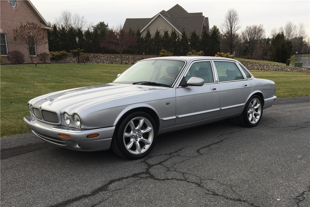 2001 JAGUAR XJR