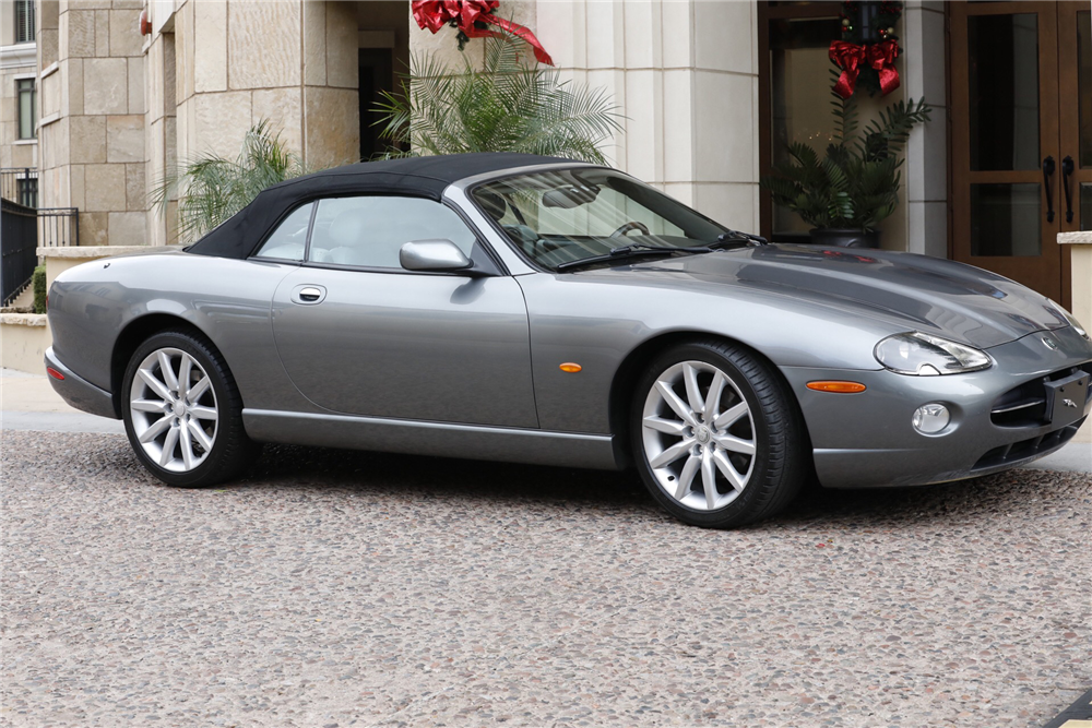 2005 JAGUAR XK8 CONVERTIBLE