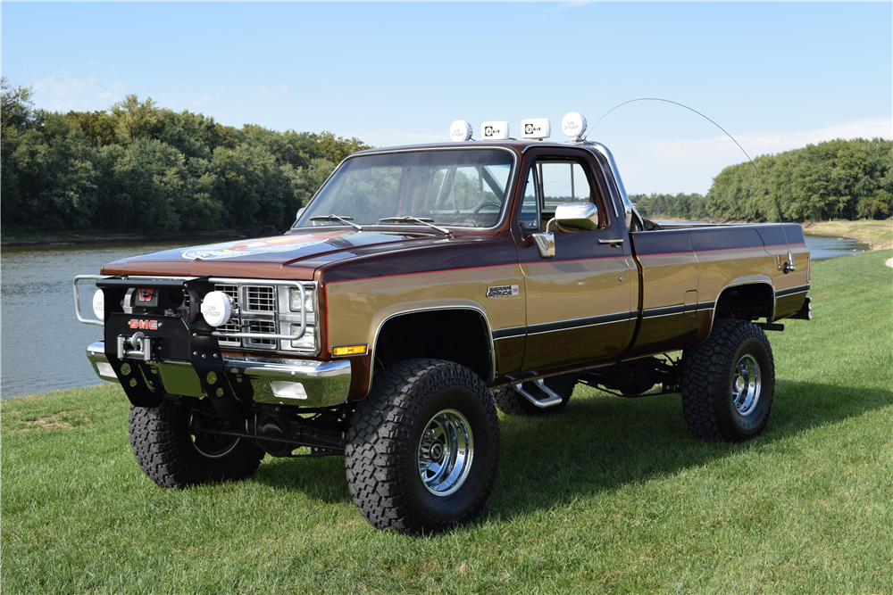 1984 CHEVROLET K10 CUSTOM 4X4 PICKUP