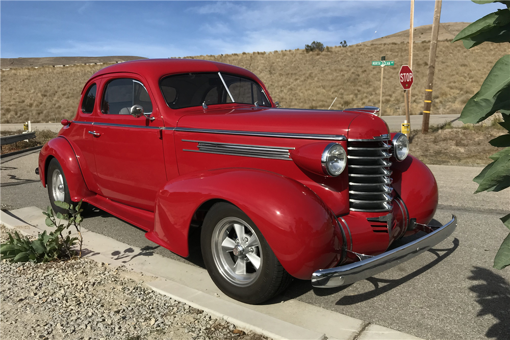 1937 OLDSMOBILE CUSTOM COUPE