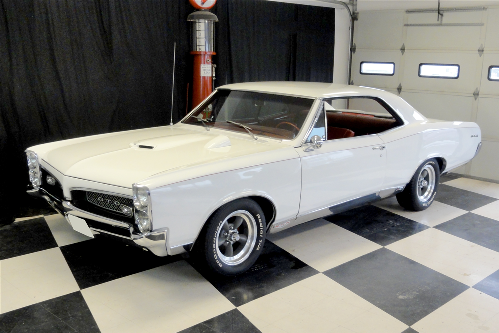 1967 PONTIAC GTO