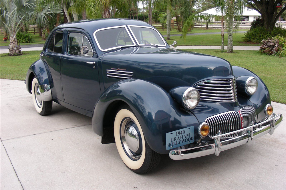 1940 GRAHAM HOLLYWOOD S/C SEDAN