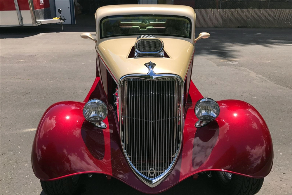 1933 FORD 3-WINDOW CUSTOM COUPE