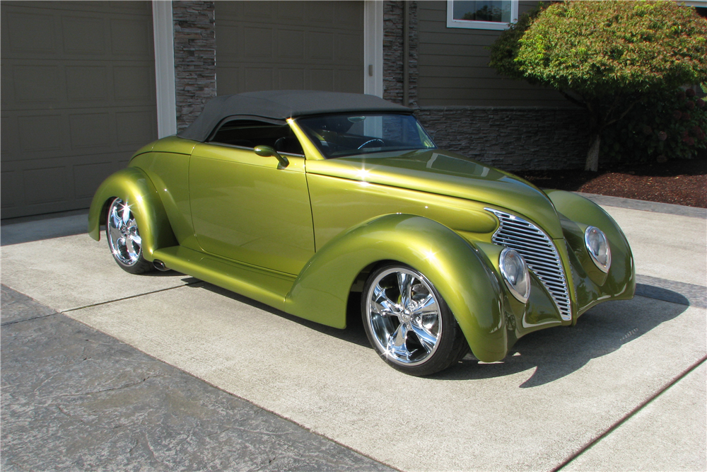 1939 FORD CUSTOM ROADSTER