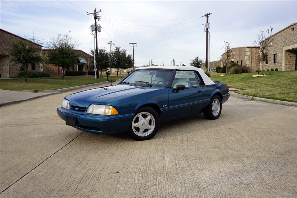 1993 FORD MUSTANG CONVERTIBLE