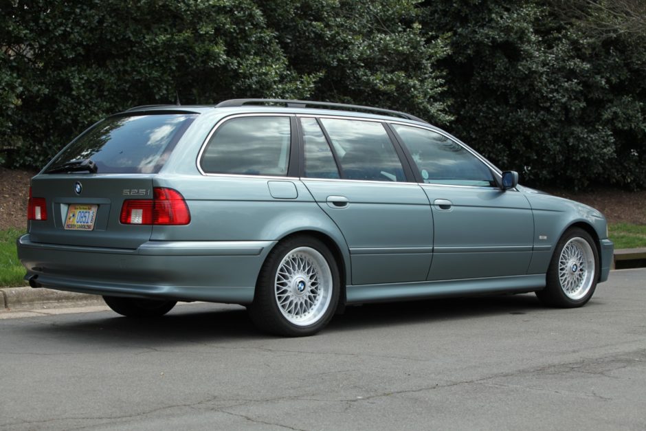 2001 BMW 525i Touring 5-Speed