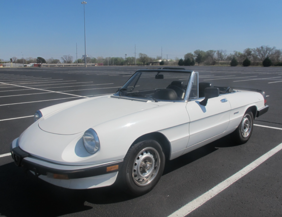 1986 Alfa Romeo Spider Graduate