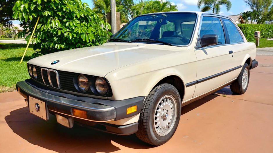 No Reserve: 1985 BMW 318i 5-Speed