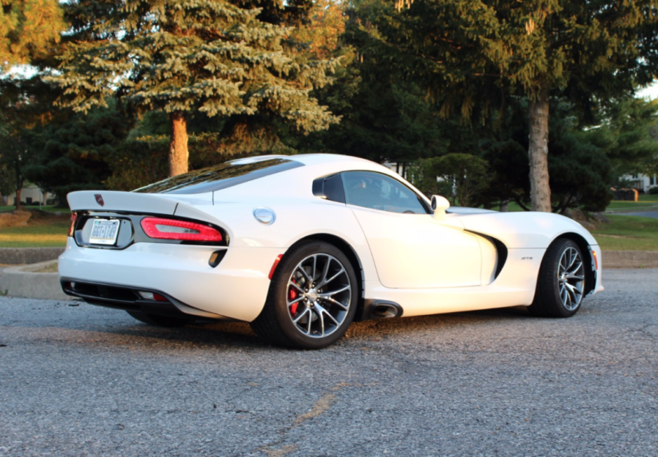 5700-Mile 2014 Dodge SRT Viper GTS