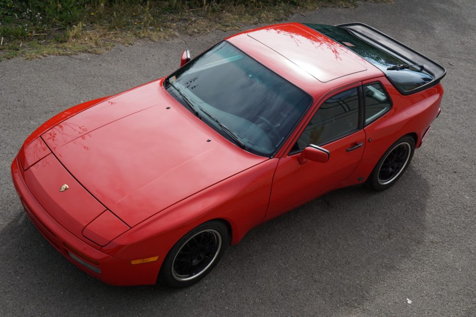 Modified 1987 Porsche 944 Turbo