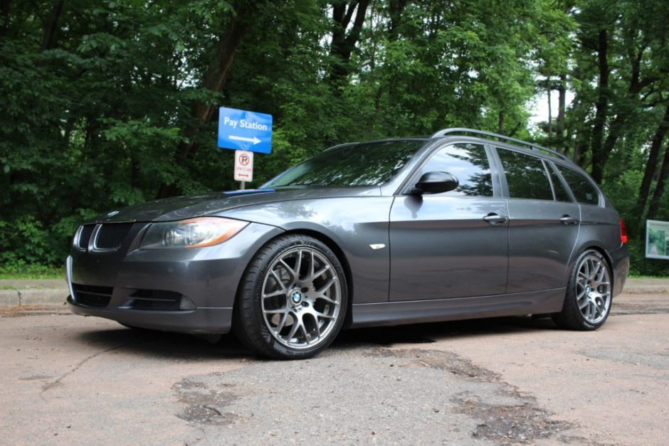 No Reserve: 2007 BMW 328i Wagon 6-Speed