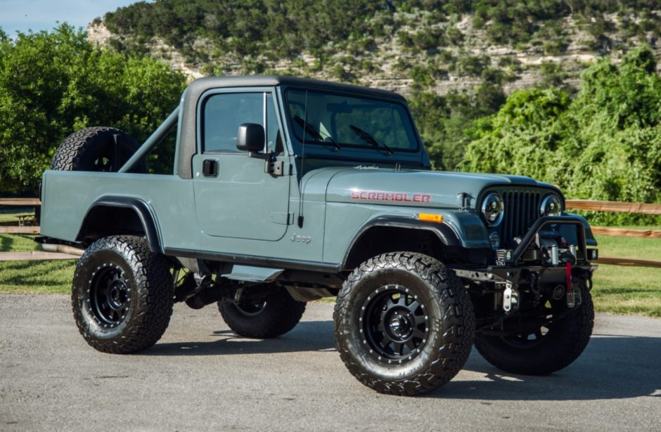 1984 Jeep CJ8 Scrambler V8