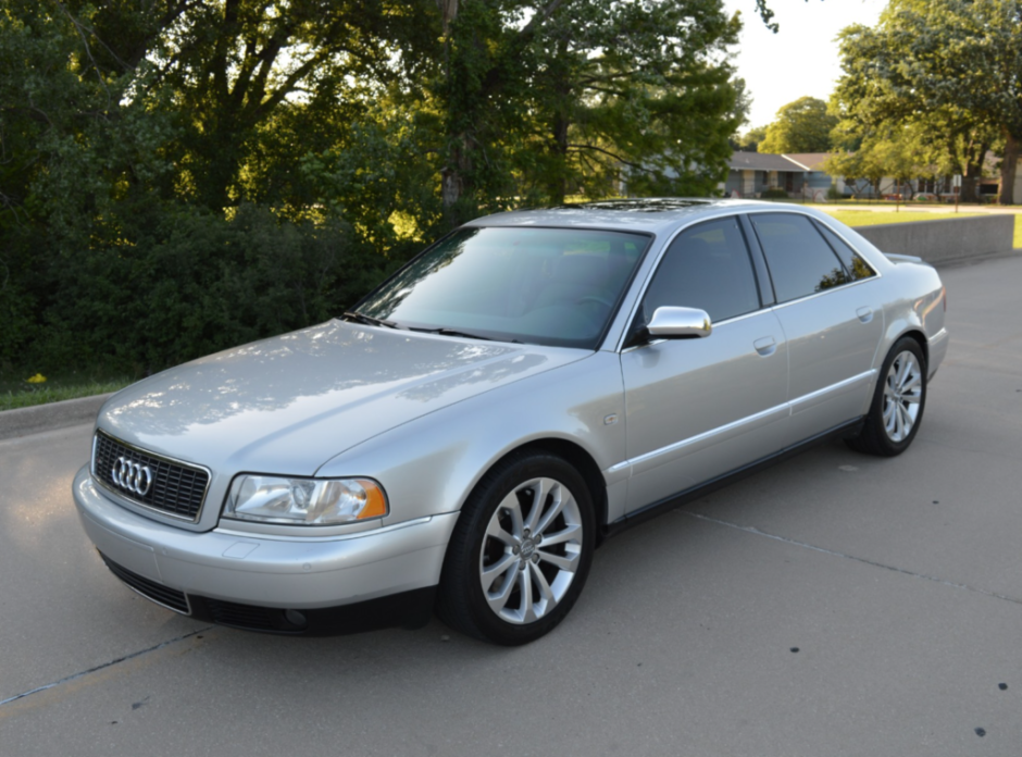 2001 Audi S8