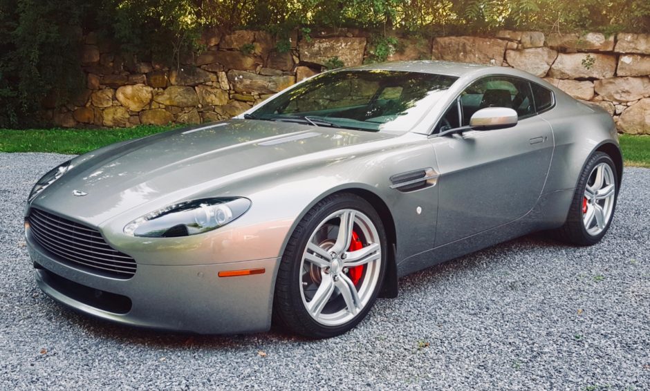10k-Mile 2009 Aston Martin V8 Vantage Sports Pack