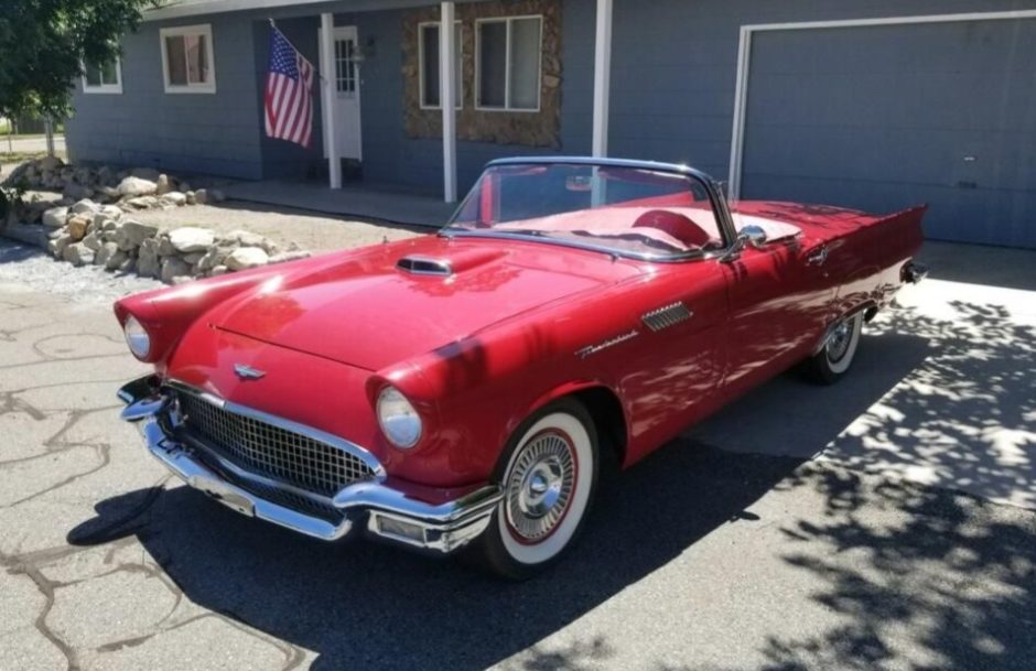 1957 Ford Thunderbird