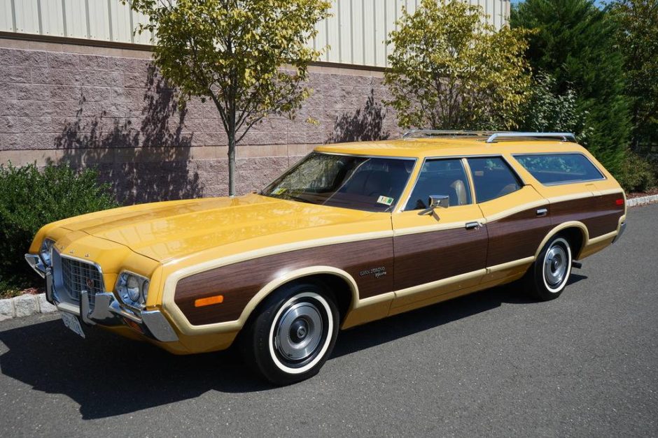 449-Mile 1972 Ford Gran Torino Squire Wagon