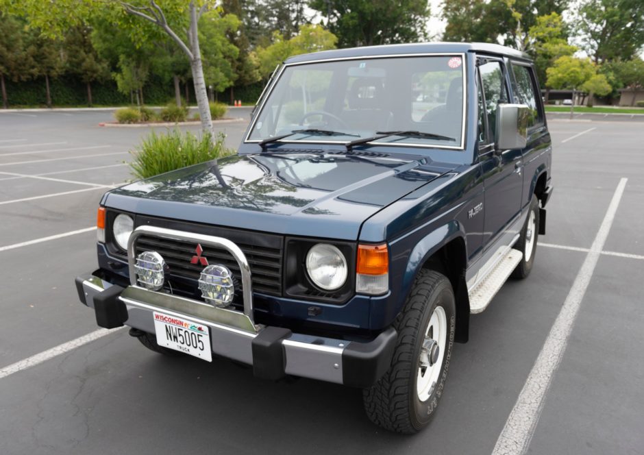 No Reserve: 1990 Mitsubishi Pajero