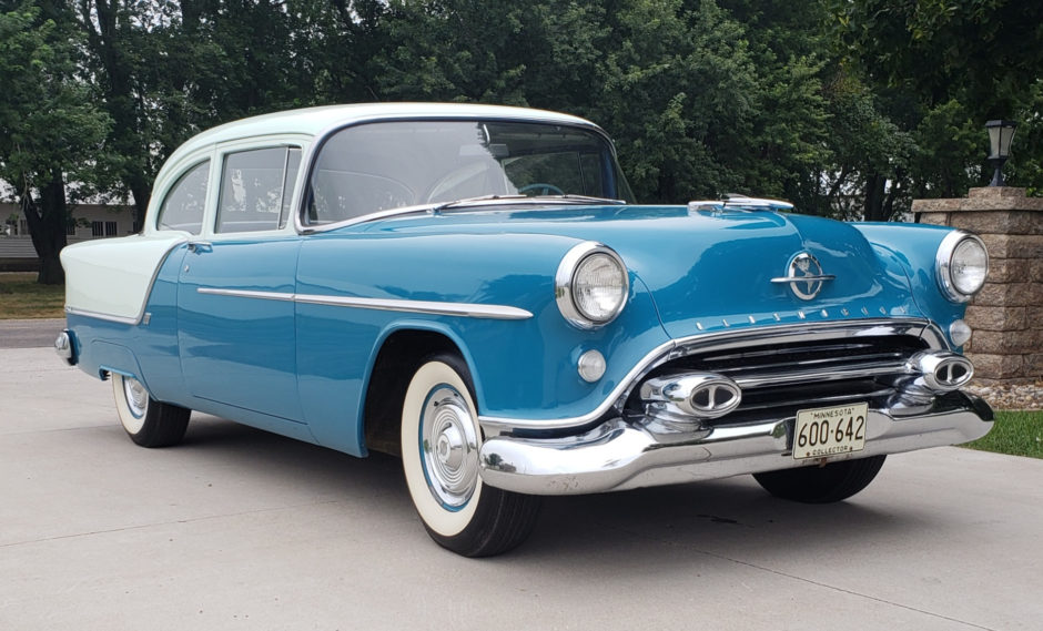 No Reserve: 1954 Oldsmobile 88