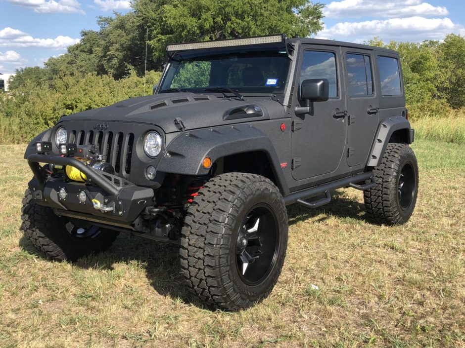 Hemi V8-Powered 2017 Jeep Wrangler Unlimited Rubicon
