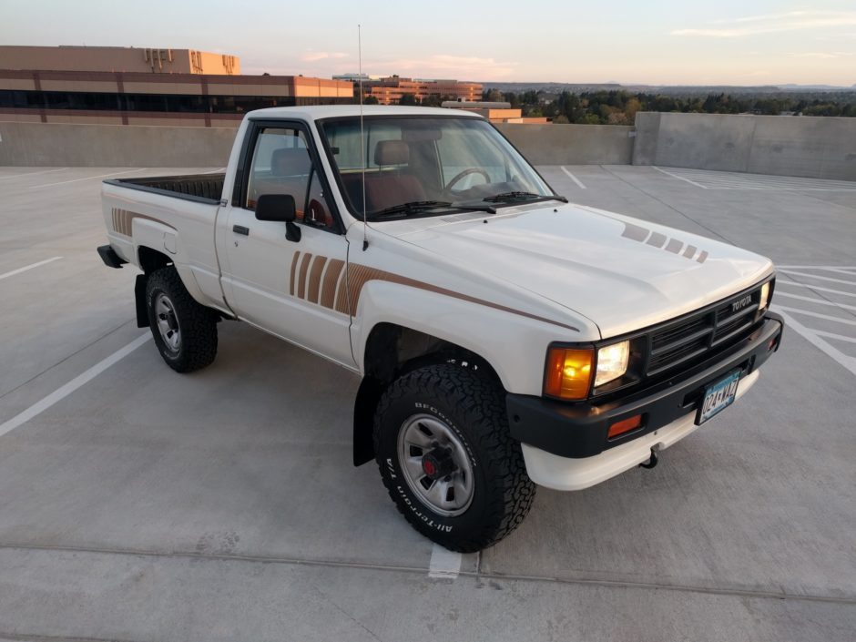 1987 Toyota 4×4 Pickup 5-Speed