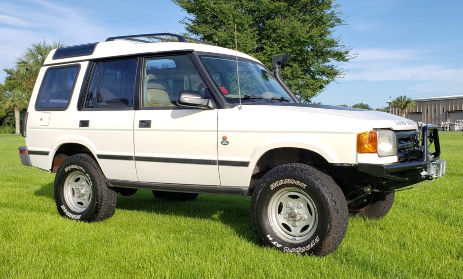 No Reserve: 1994 Land Rover Discovery 5-Speed