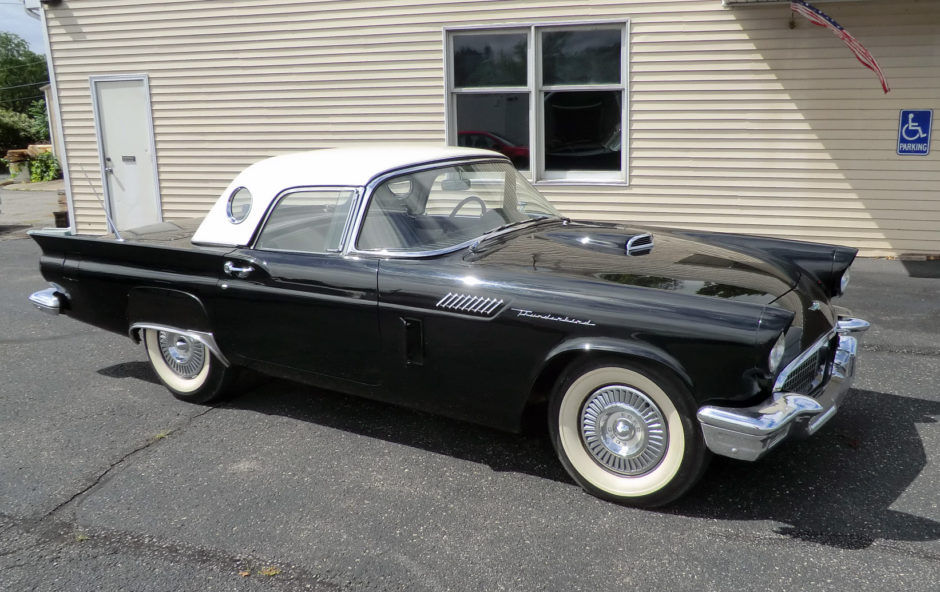 1957 Ford Thunderbird