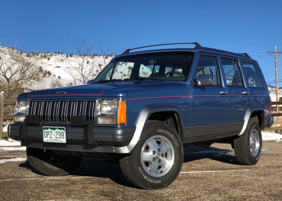 No Reserve: 1991 Jeep Cherokee Laredo