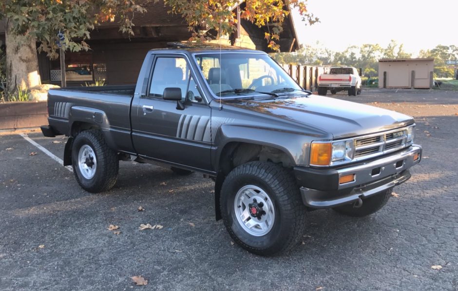 Original-Owner 1987 Toyota 4×4 Single-Cab 5-Speed