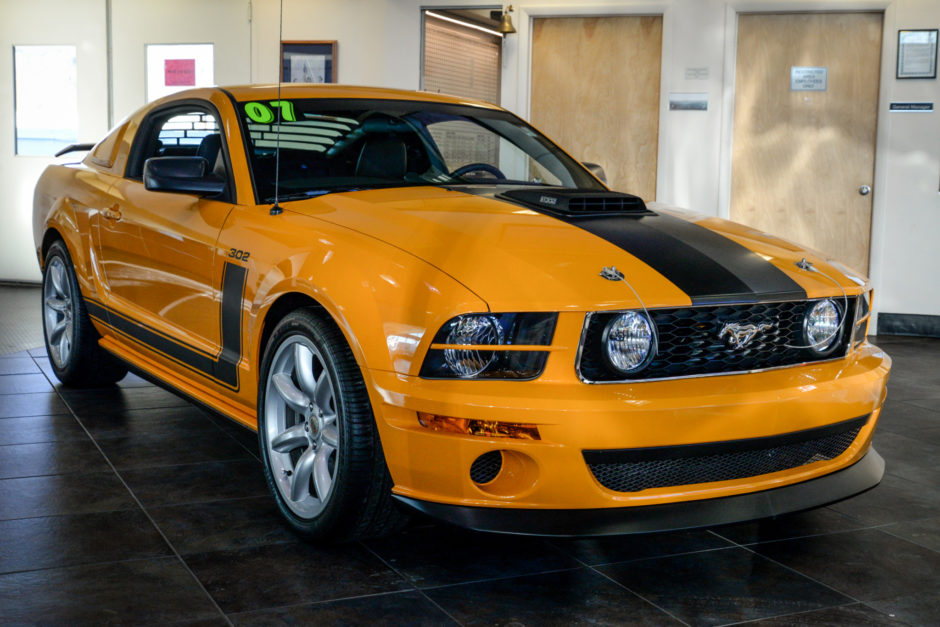 1800-Mile 2007 Ford Mustang Saleen Parnelli Jones Edition