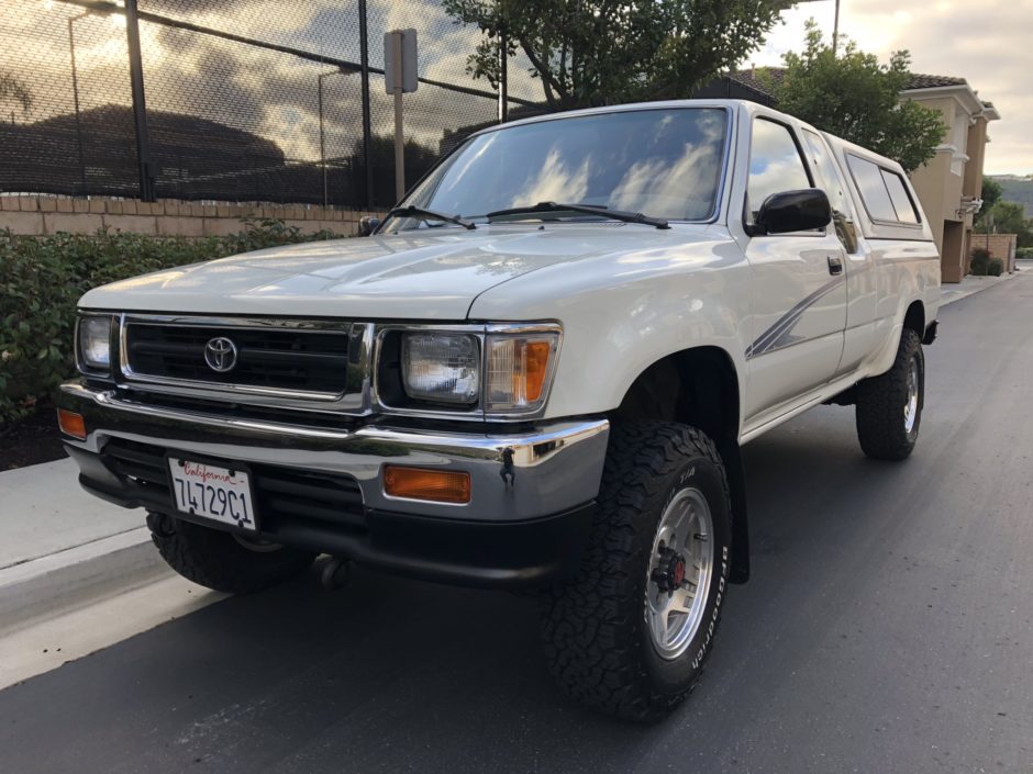 1995 Toyota 4×4 XtraCab Pickup 5-Speed