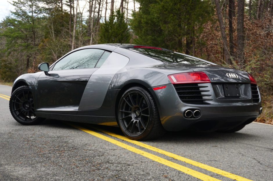 2011 Audi R8 6-Speed