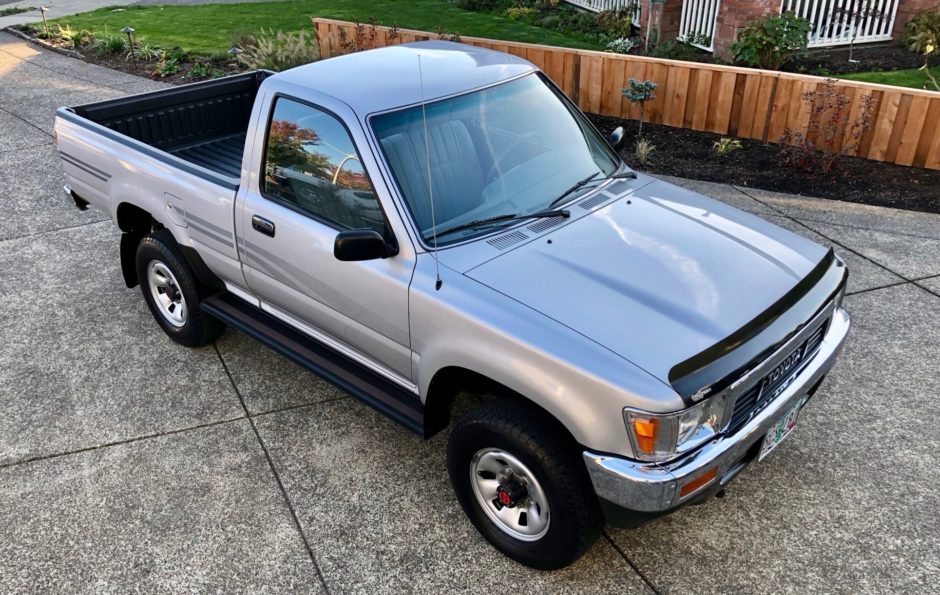 26k-Mile 1991 Toyota 4×4 Pickup