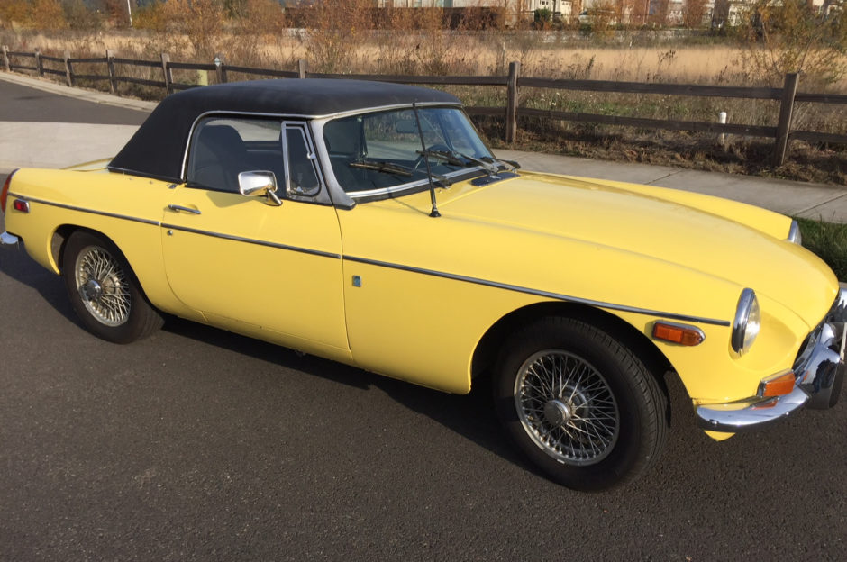 No Reserve: 1974 MG MGB
