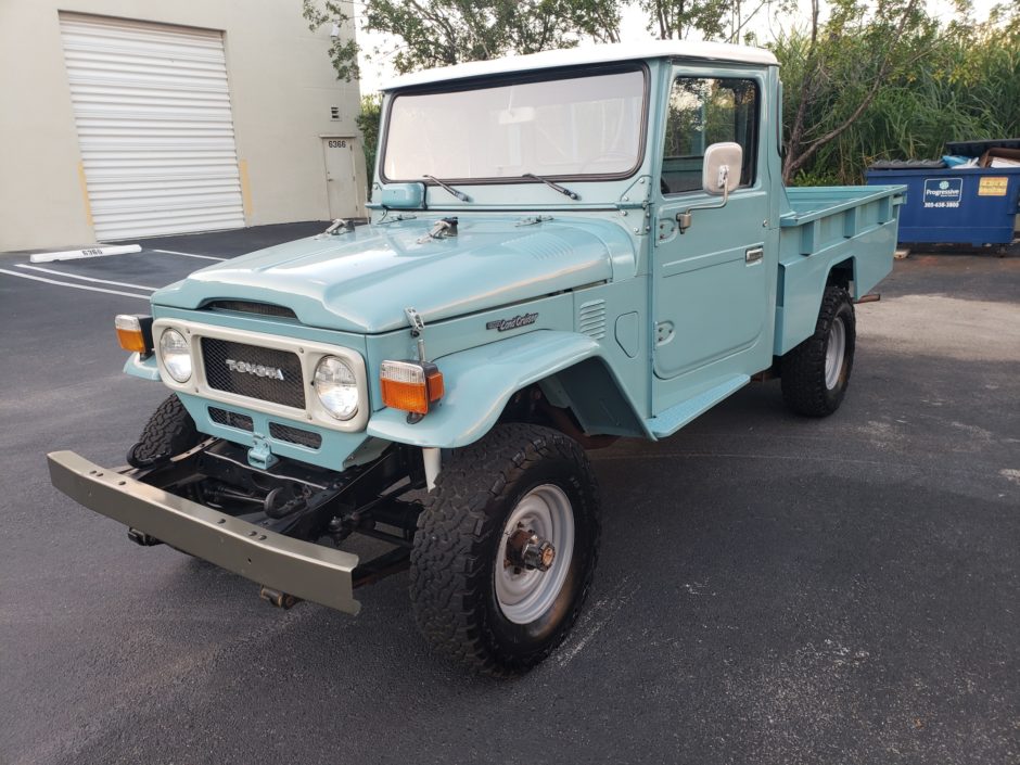 1984 Toyota Land Cruiser FJ45 Pickup