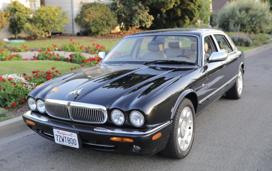 2003 Jaguar Super V8