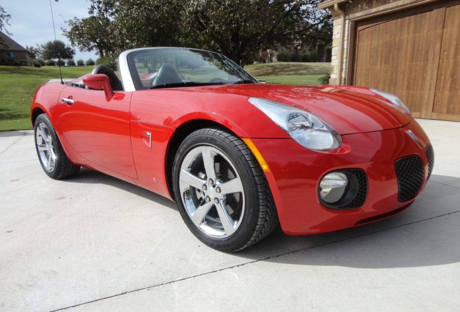 21k-Mile 2009 Pontiac Solstice GXP 5-Speed