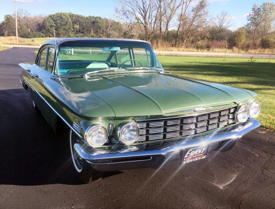No Reserve: 1960 Oldsmobile Dynamic 88 Sedan
