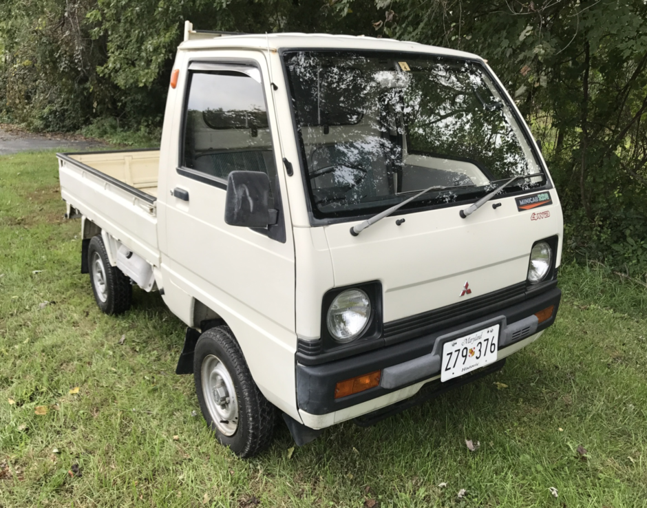 No Reserve: 1990 Mitsubishi Minicab Pickup 4WD 4-Speed
