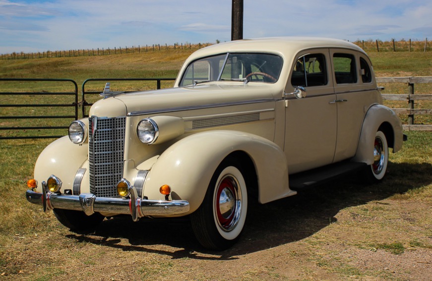 1937 Oldsmobile L37 Sedan