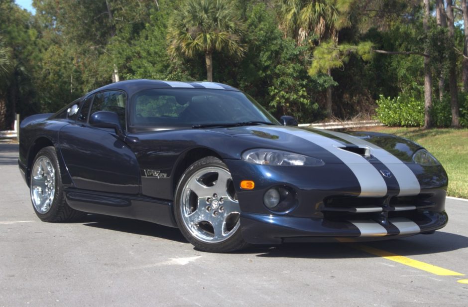 9k-Mile 2001 Dodge Viper GTS