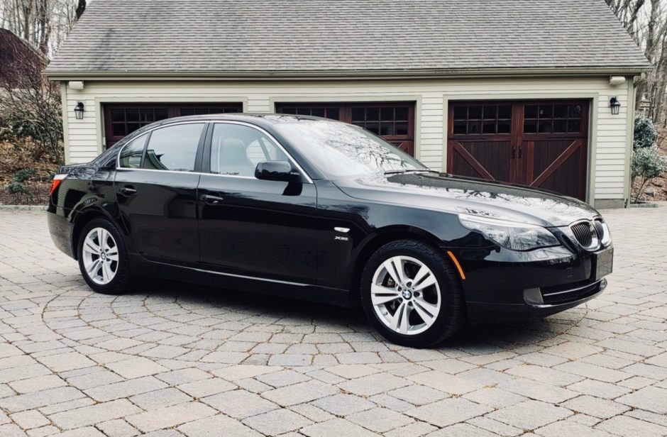 No Reserve: 2010 BMW 528xi 6-Speed