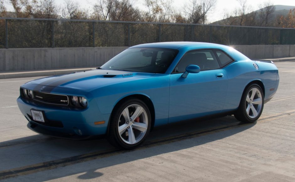 600-Mile 2009 Dodge Challenger SRT-8 6-Speed
