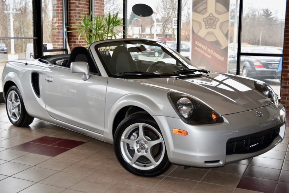 10k-Mile 2001 Toyota MR2 Spyder