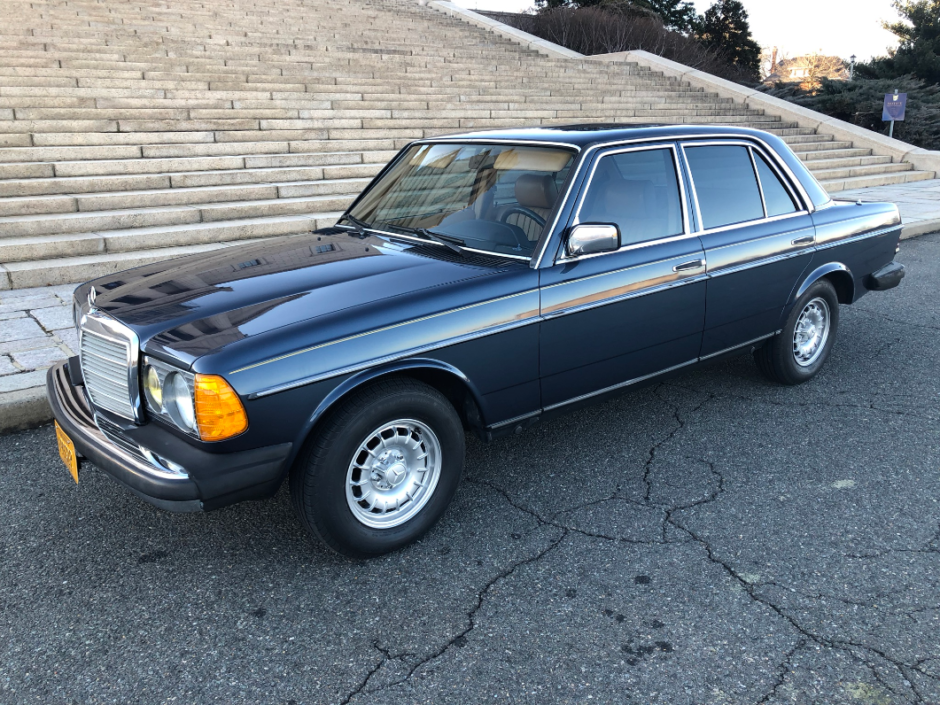 No Reserve: 1984 Mercedes-Benz 300D Turbodiesel
