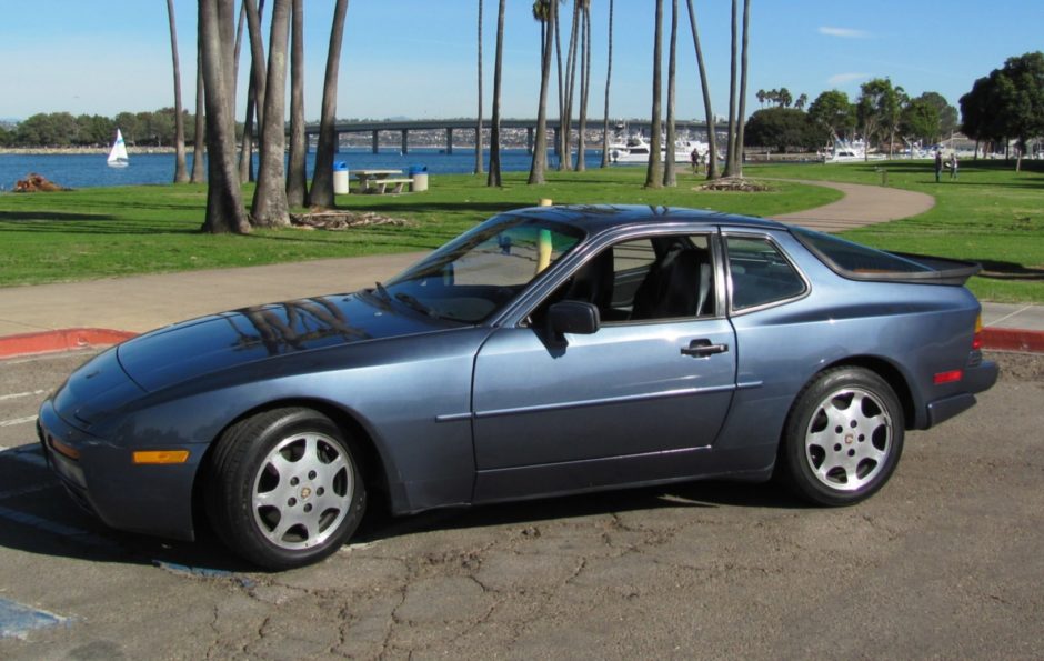 1989 Porsche 944 Turbo M030