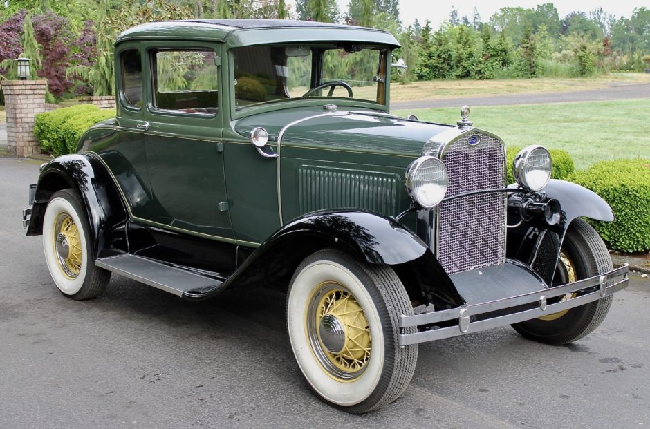 1930 Ford Model A Deluxe Coupe