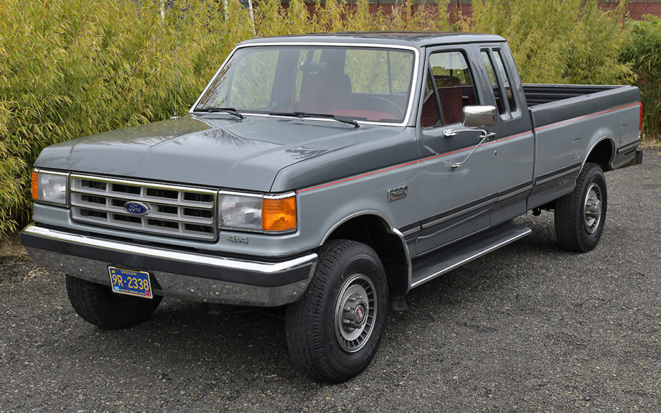 No Reserve: 1988 Ford F-250 XLT Lariat 4×4 SuperCab