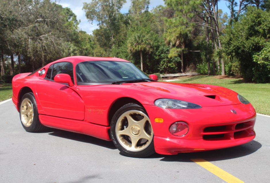 2700-Mile 1997 Dodge Viper GTS